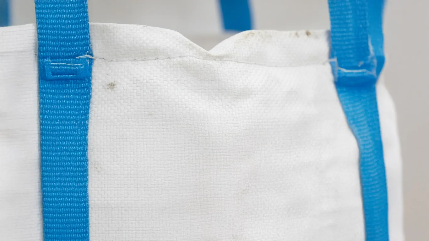 Jak Big Bagi zabezpieczają chemikalia podczas transportu?