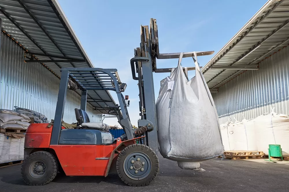 Jak dobrać konstrukcję zasypową i wysypową Big Baga do towaru?